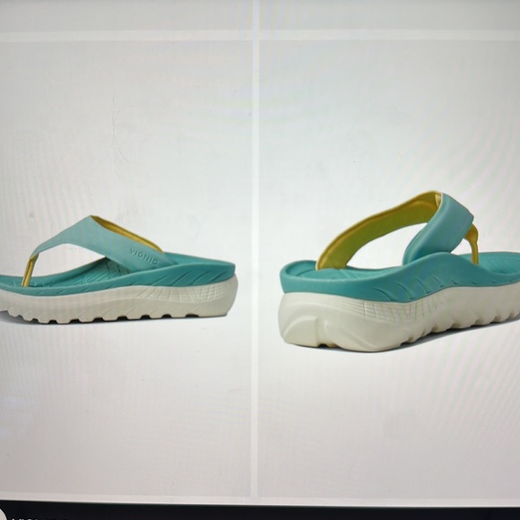 Vionic Restore Sandal. Size 7. Color Wasabi - Picture 3 of 7